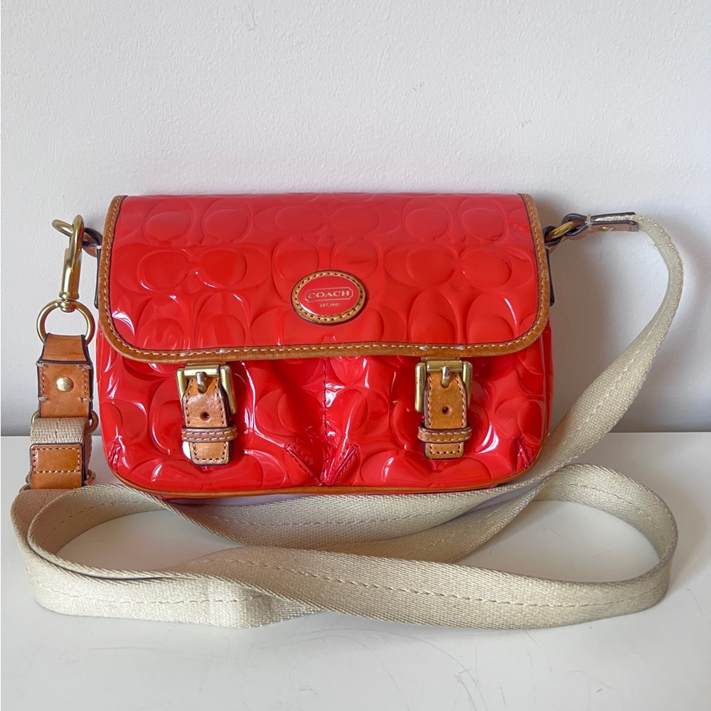 Coach Coral Red Patent Leather Crossbody – Embossed Logo, 20x16cm